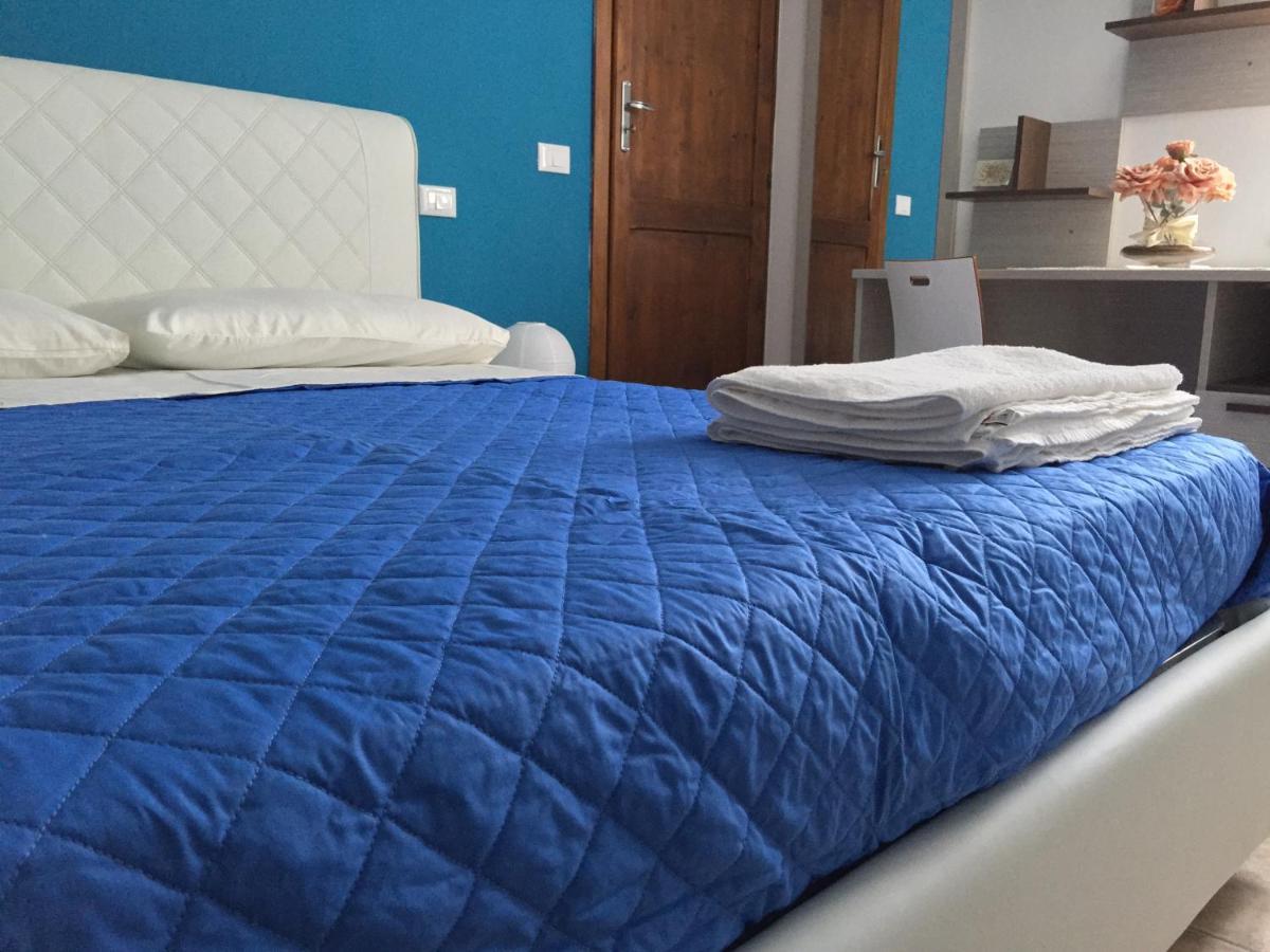 La Chicca B&B リヴォトルト エクステリア 写真